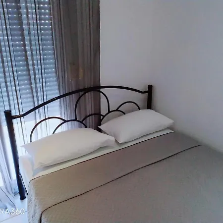 Maisonette R&f2 *